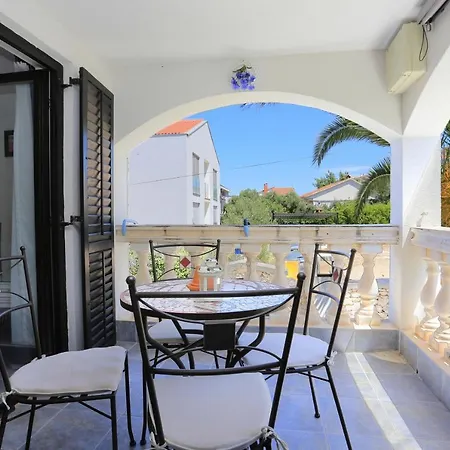 Apartment Apartments By The Sea Okrug Gornji, Ciovo - 8625 *