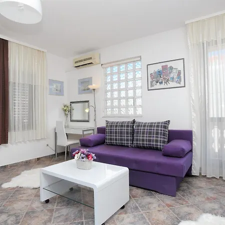 Appartement By The Sea Okrug Gornji, Ciovo - 8625